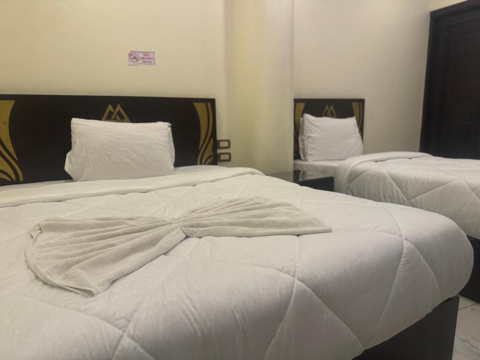 Pyramids And Sphinx Hotel Kafret el-Gabal Dış mekan fotoğraf